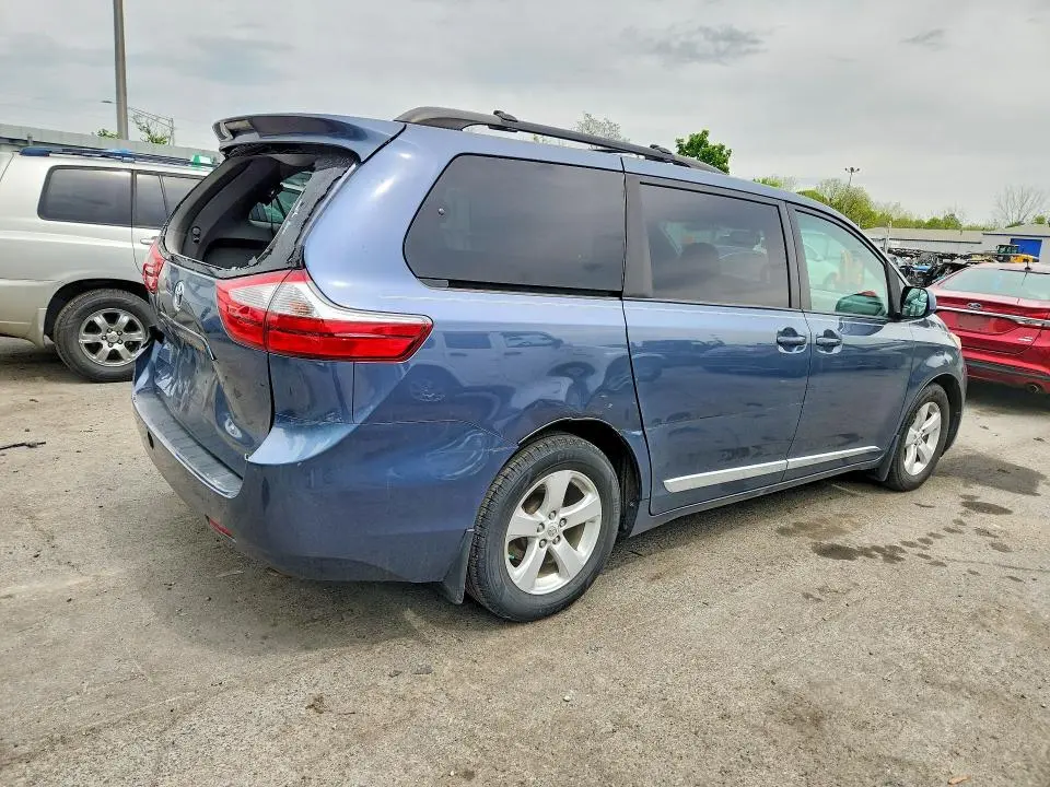 2017 TOYOTA SIENNA LE  