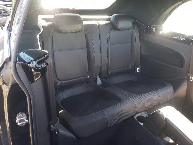 2017 VOLKSWAGEN BEETLE S/SE  