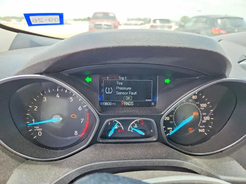 2017 FORD ESCAPE SE  
