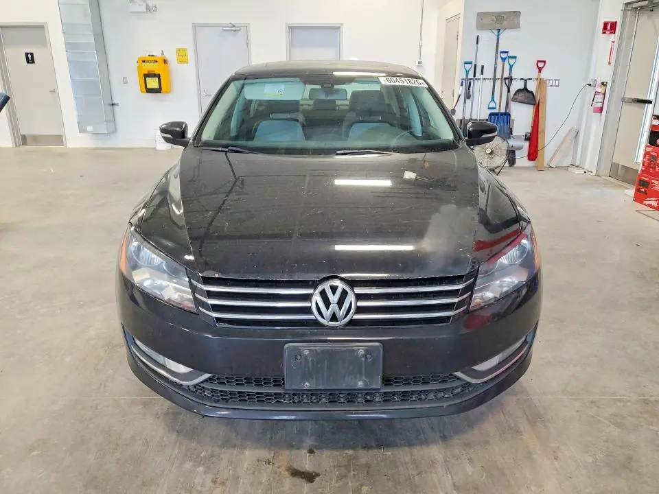 2015 VOLKSWAGEN PASSAT SE  