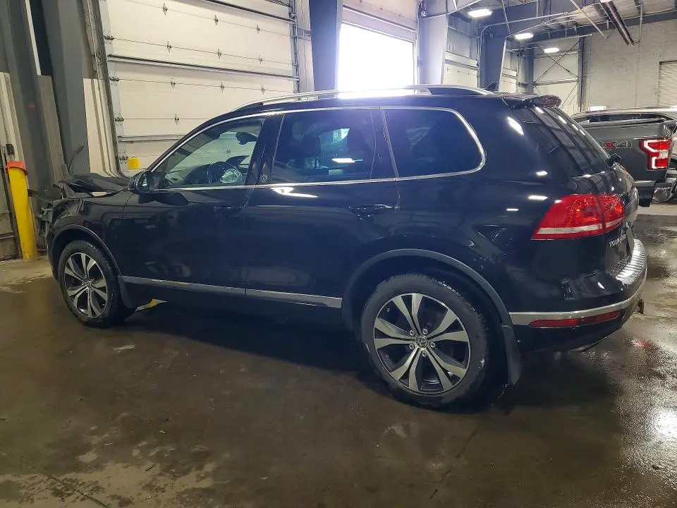 2017 VOLKSWAGEN TOUAREG WOLFSBURG  