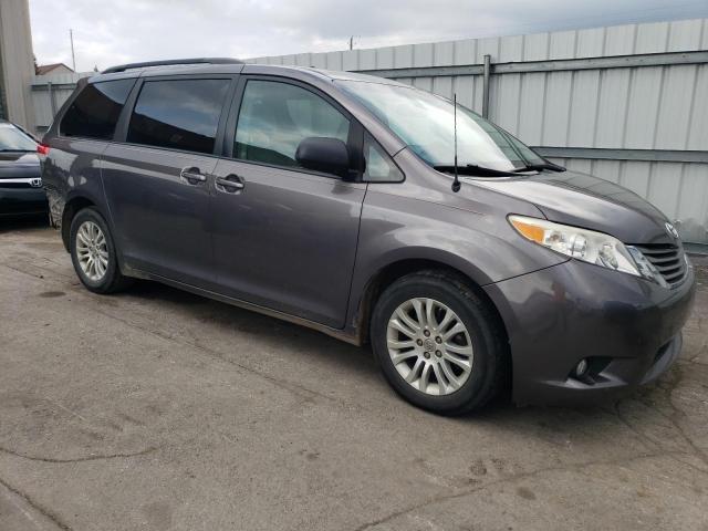 2012 TOYOTA SIENNA XLE