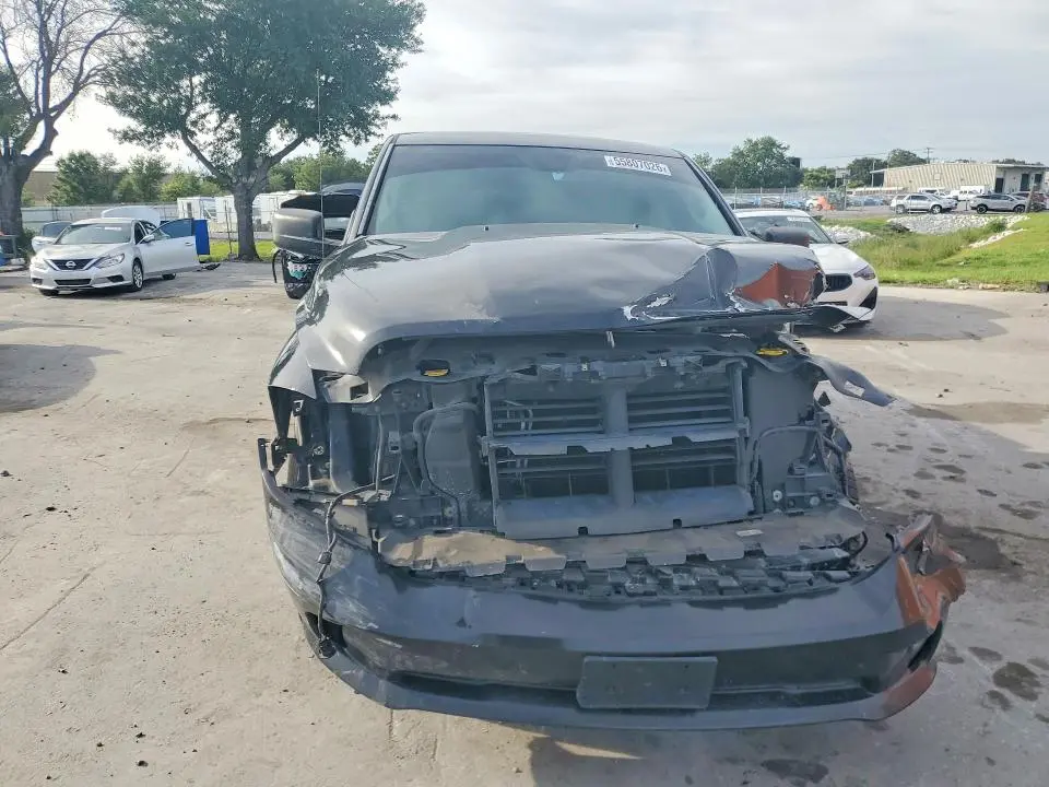 2016 RAM 1500 ST  