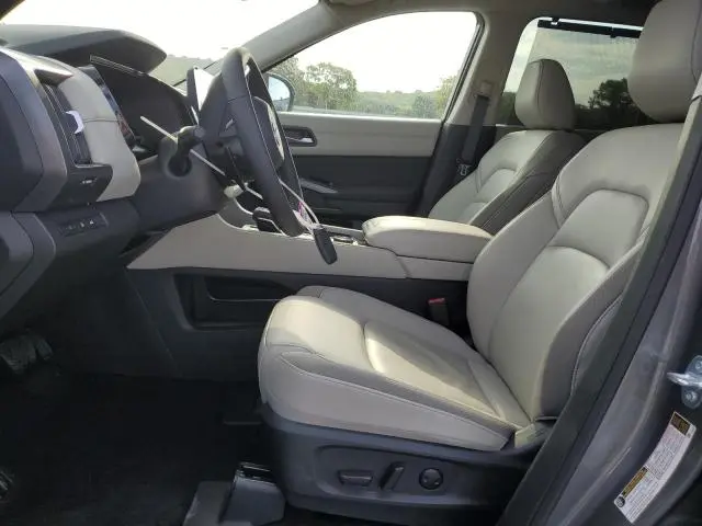 2025 NISSAN PATHFINDER SL  