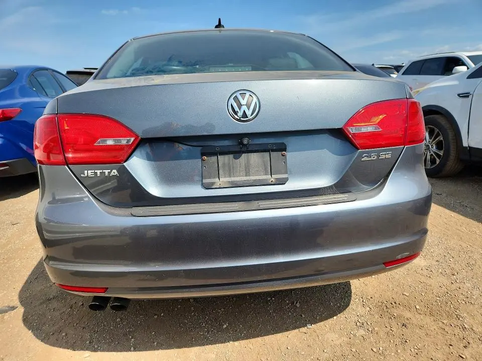 2013 VOLKSWAGEN JETTA SE  