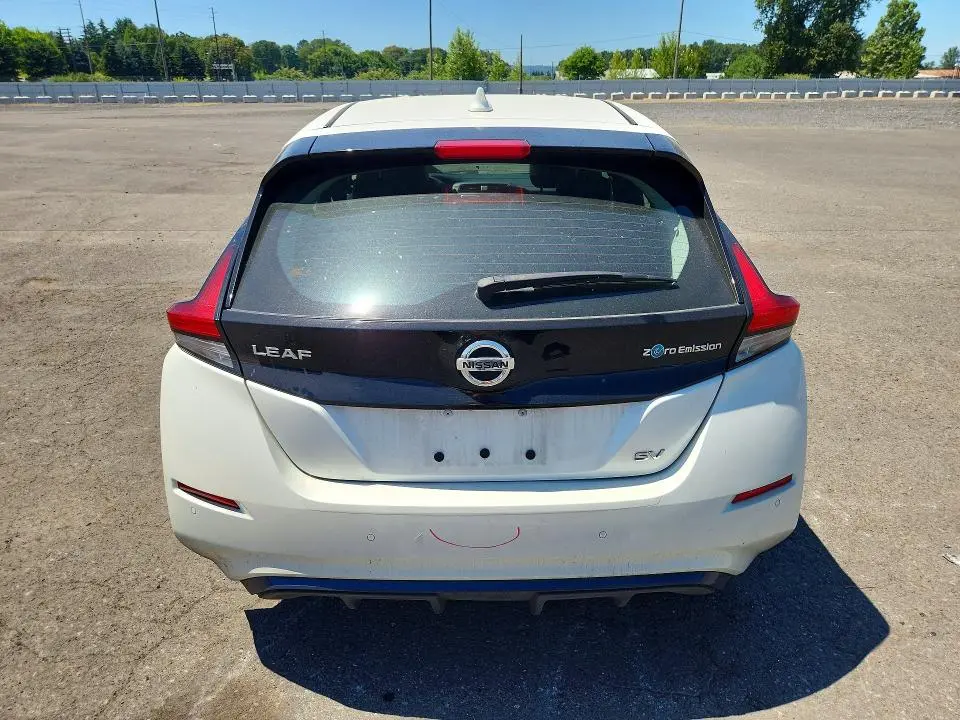 2020 NISSAN LEAF SV  