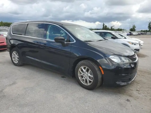 2017 CHRYSLER PACIFICA LX  