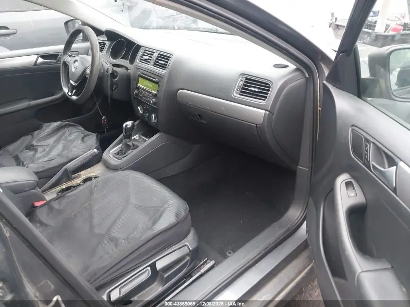 2015 VOLKSWAGEN JETTA 1.8T SE