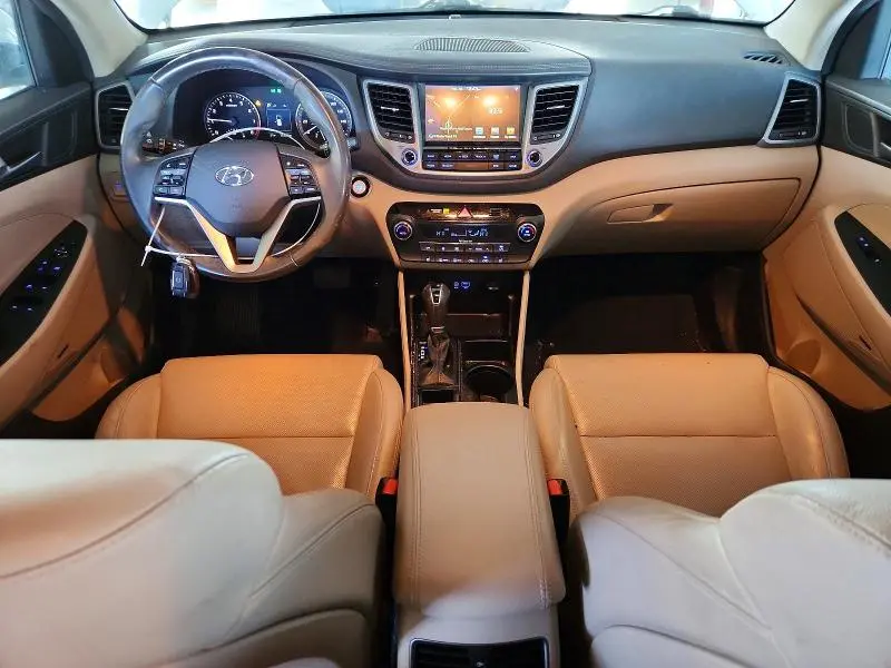 2017 HYUNDAI TUCSON SE PLUS  