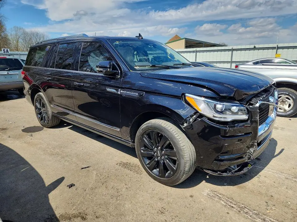 2024 LINCOLN NAVIGATOR L RESERVE  