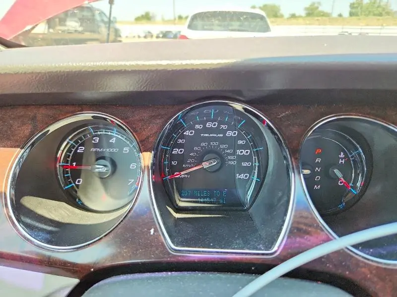 2011 FORD TAURUS SEL  