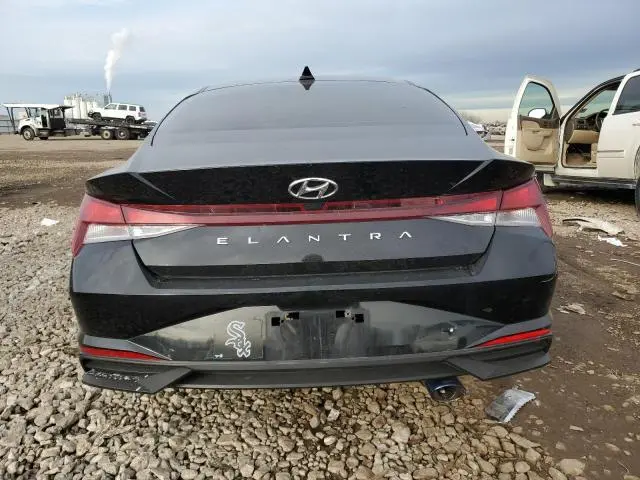 2021 HYUNDAI ELANTRA SE  