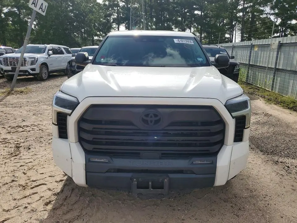 2023 TOYOTA TUNDRA CREWMAX SR5  