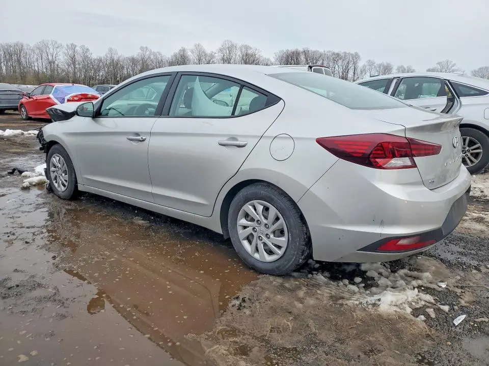 2019 HYUNDAI ELANTRA SE  