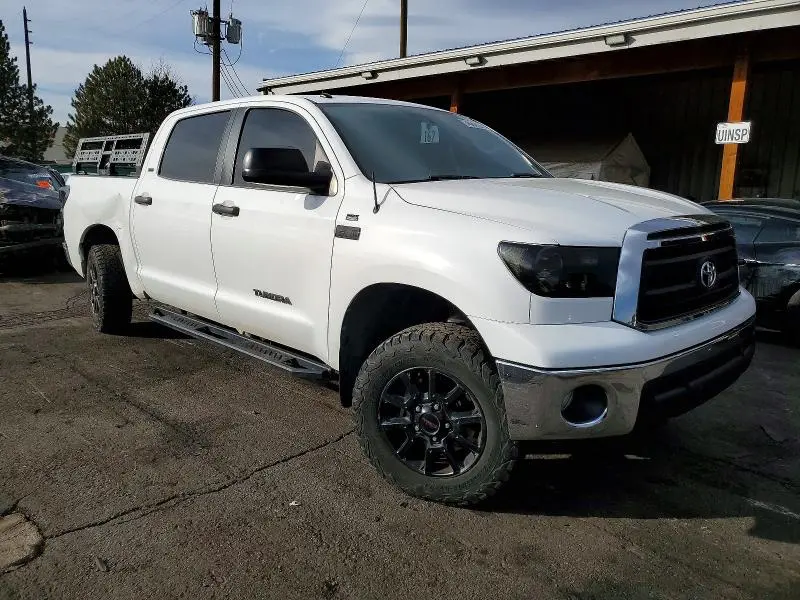 2013 TOYOTA TUNDRA CREWMAX SR5  