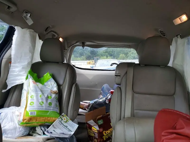 2015 TOYOTA SIENNA XLE 8-PASSENGER  