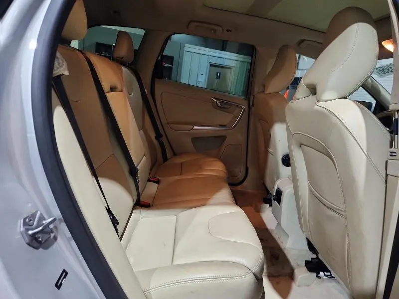 2015 VOLVO XC60 T5 PREMIER  