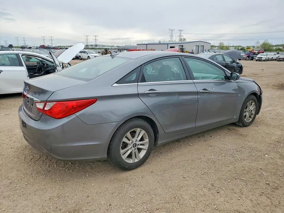 2013 HYUNDAI SONATA GLS  