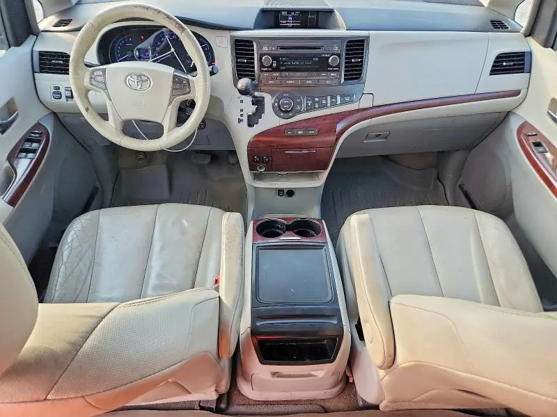 2013 TOYOTA SIENNA XLE 8-PASSENGER  