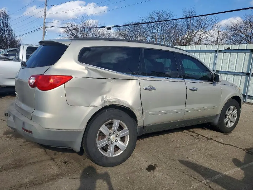 2011 CHEVROLET TRAVERSE LT  