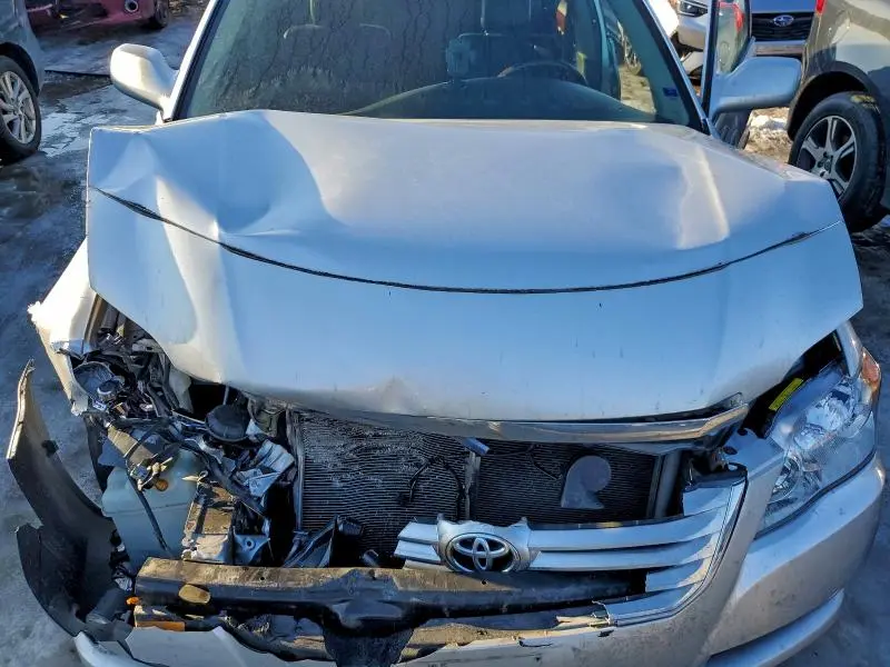 2010 TOYOTA AVALON XL  