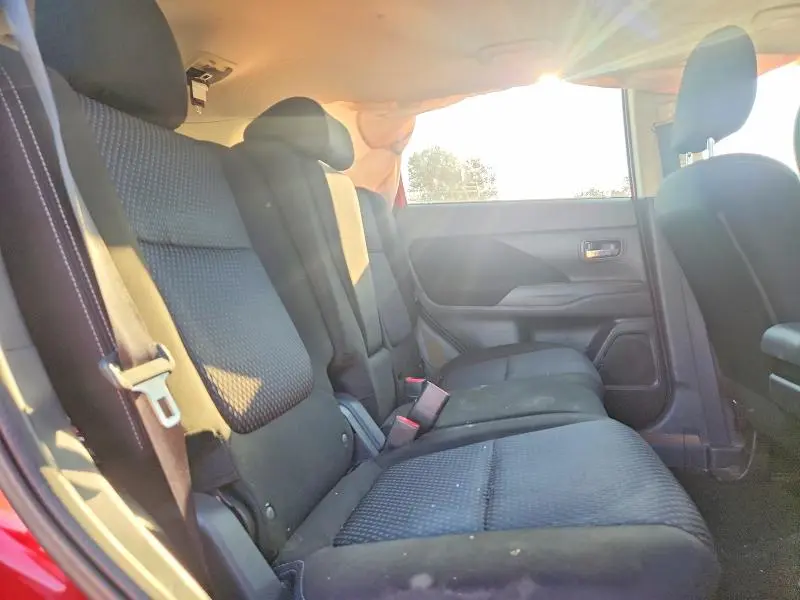 2018 MITSUBISHI OUTLANDER SE  