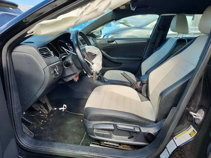 2016 VOLKSWAGEN JETTA SPORT  