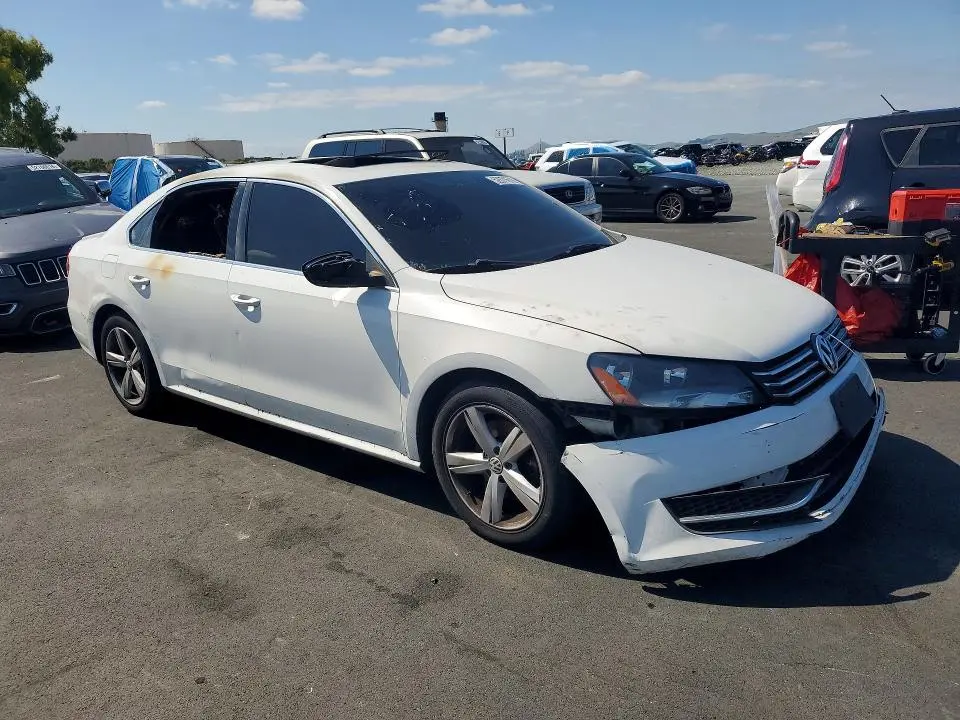 2012 VOLKSWAGEN PASSAT SE  