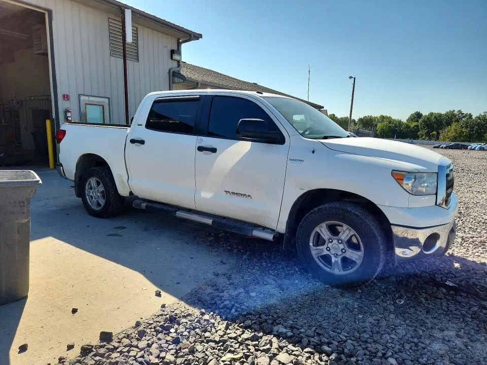 2011 TOYOTA TUNDRA CREWMAX SR5  