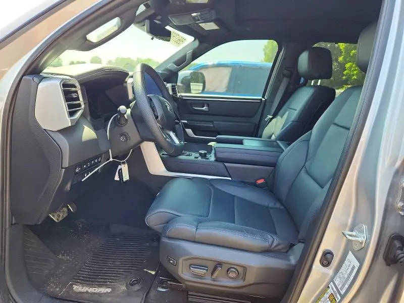 2024 TOYOTA TUNDRA PLATINUM  