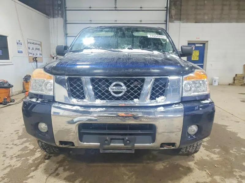 2010 NISSAN TITAN XE  