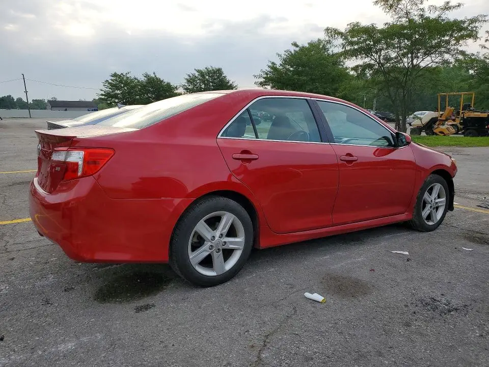 2014 TOYOTA CAMRY SE  