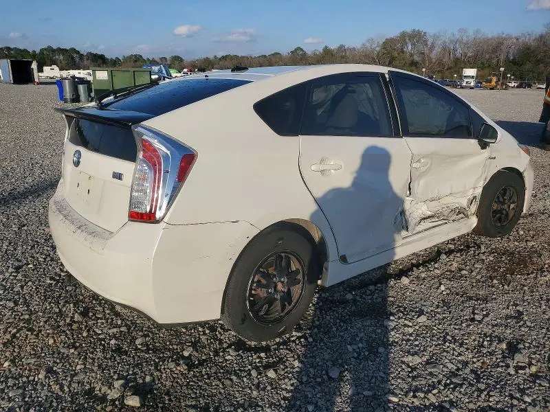 2015 TOYOTA PRIUS THREE  