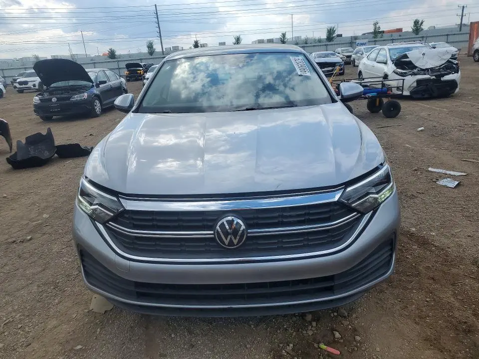 2024 VOLKSWAGEN JETTA SE  