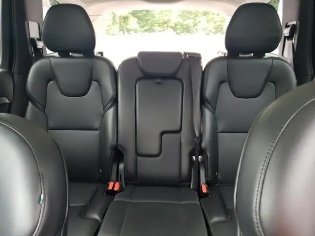 2017 VOLVO XC90 T5  