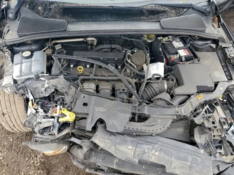 2015 FORD FOCUS SE  