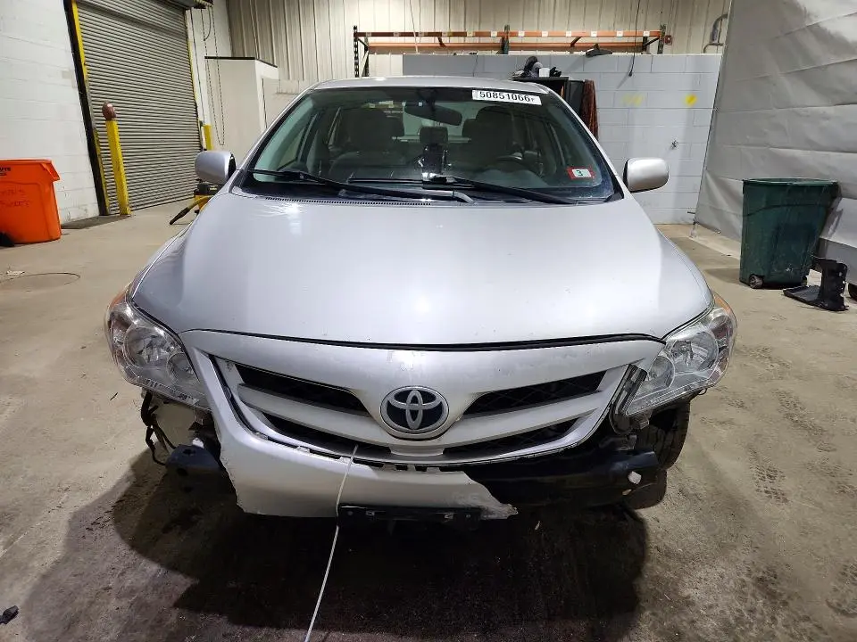 2011 TOYOTA COROLLA LE  