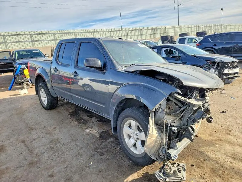 2013 NISSAN FRONTIER S  