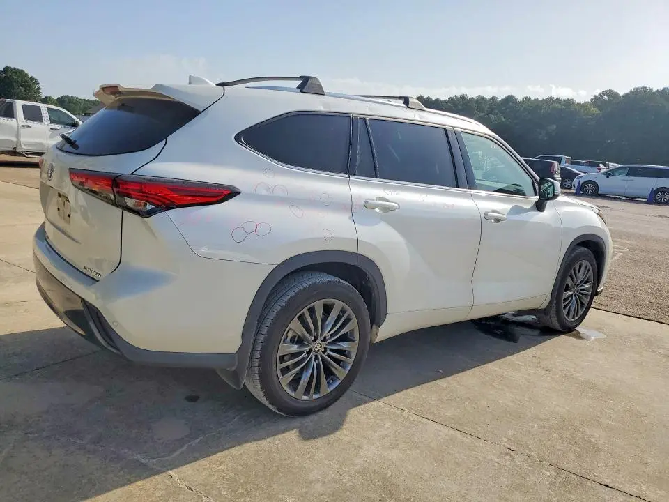 2020 TOYOTA HIGHLANDER LIMITED  