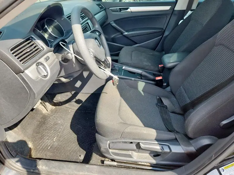 2016 VOLKSWAGEN PASSAT S  