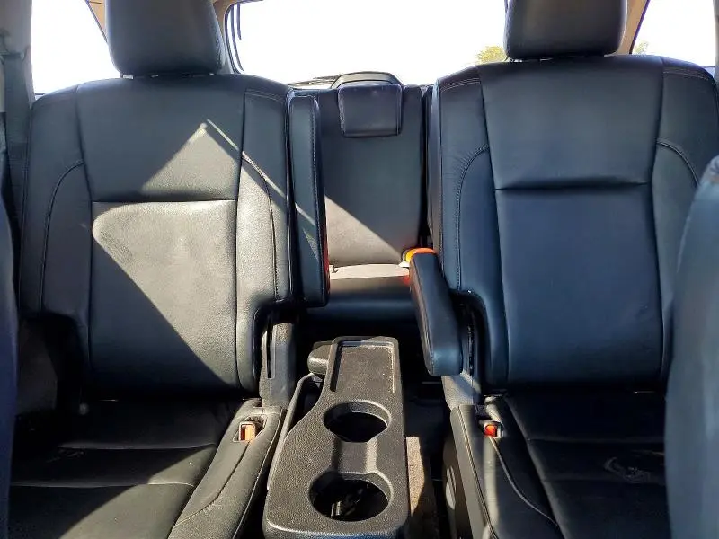 2017 TOYOTA HIGHLANDER SE  