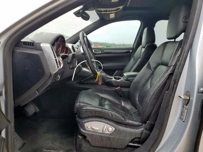 2016 PORSCHE CAYENNE   