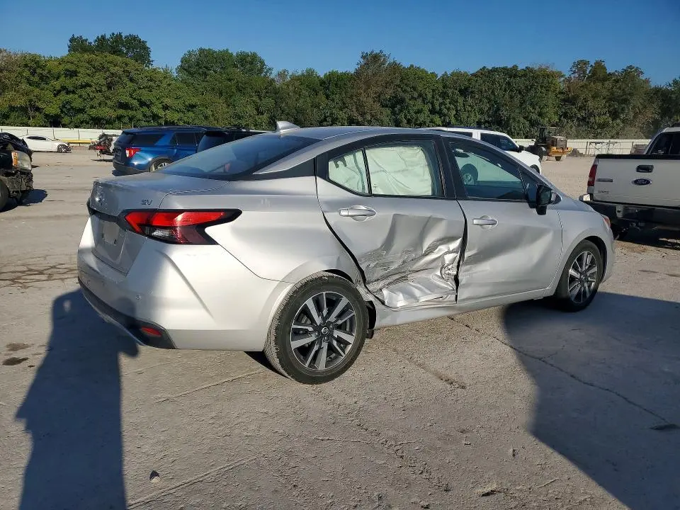 2020 NISSAN VERSA SV  
