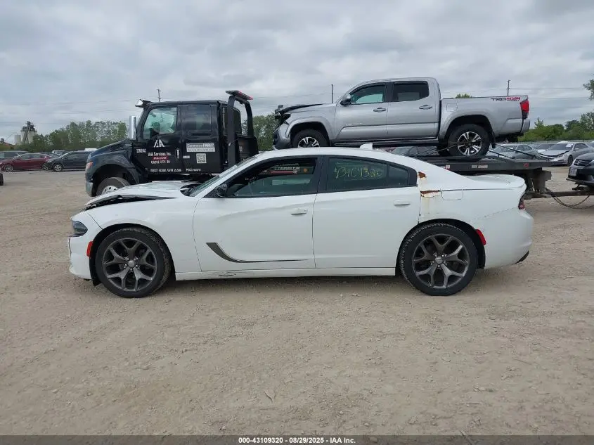 2015 DODGE CHARGER SXT