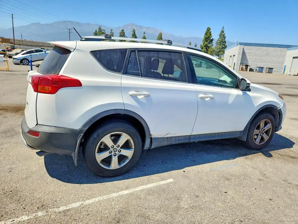 2015 TOYOTA RAV4 XLE  