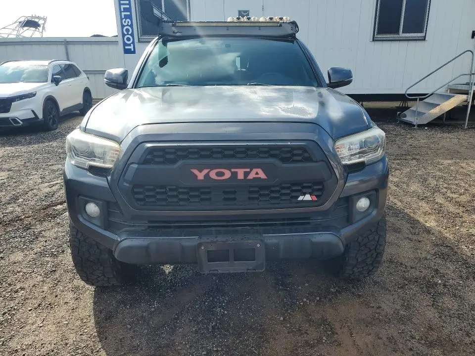 2017 TOYOTA TACOMA SR V6  