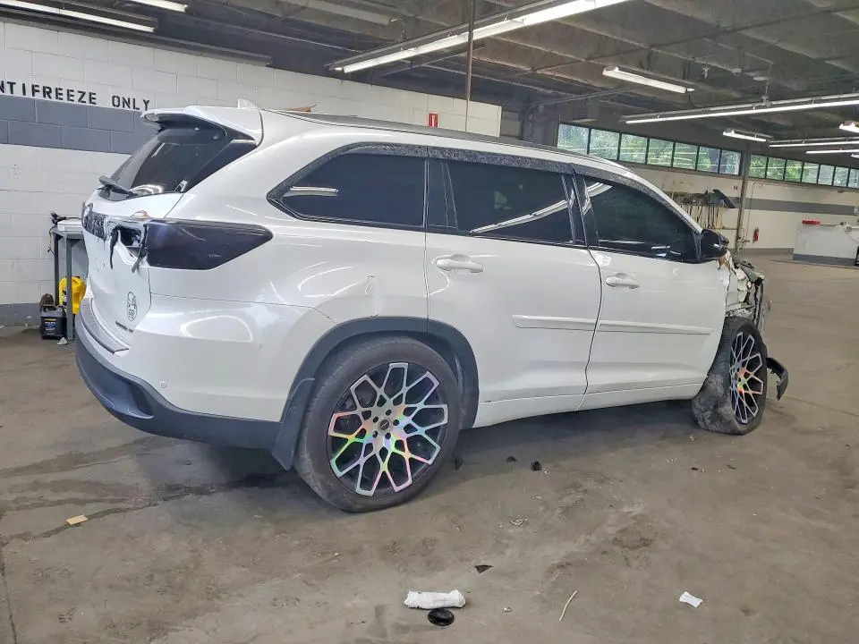 2016 TOYOTA HIGHLANDER LIMITED  