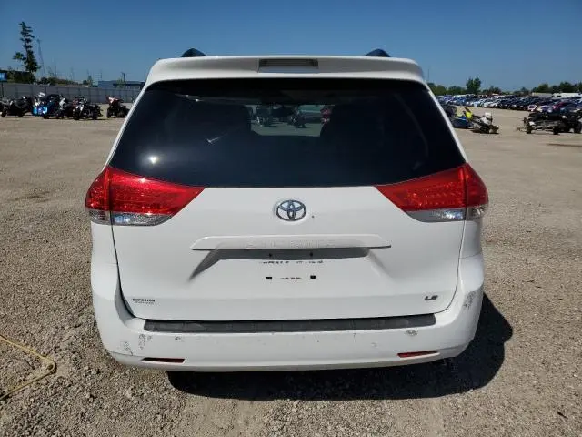 2012 TOYOTA SIENNA LE  