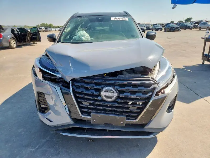 2024 NISSAN KICKS SR  