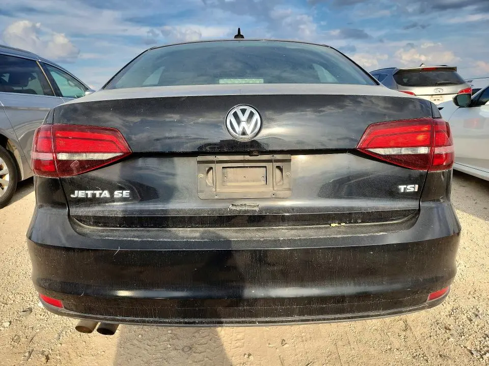 2016 VOLKSWAGEN JETTA SE  